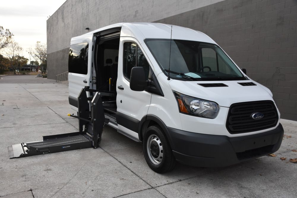 ford transit wagon 2017 1FBAX2CM3HKB45726 image ford transit wagon 2017 1FBAX2CM3HKB45726 image